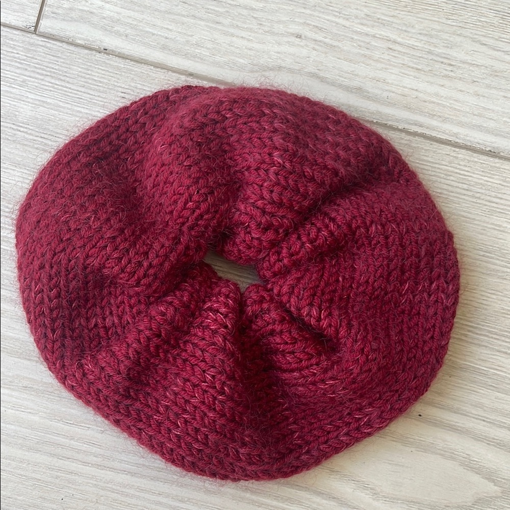 NEW Kmellia Grand Big Chou Chou Rouge Red knit hair scrunchie - Picture 2 of 2